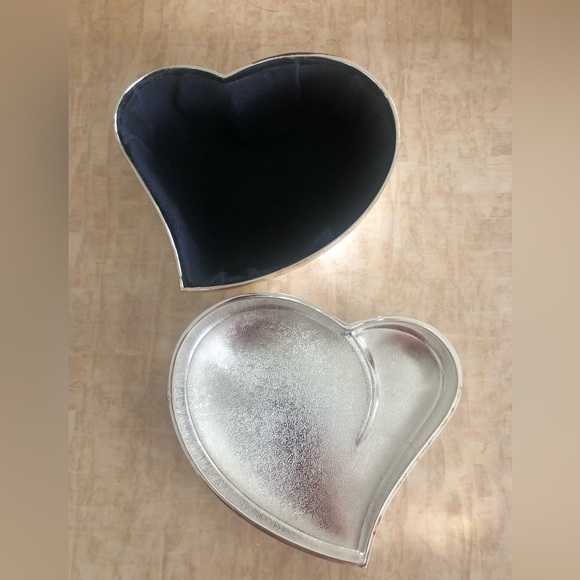 Lori Greiner heart shape mirrored jewelry box - Picture 4 of 4